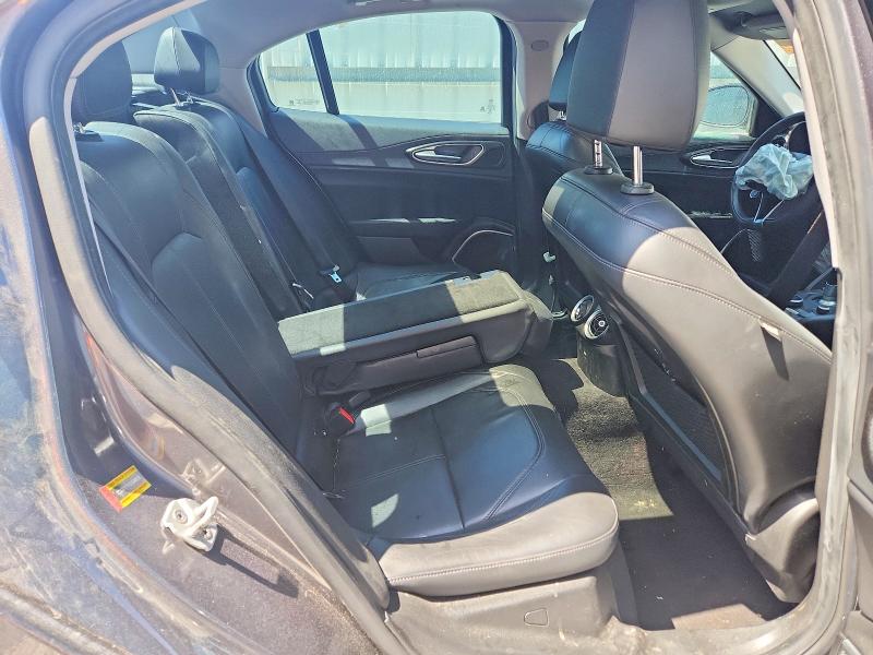 Photo 10 from auction – 2018 ALFA ROMEO GIULIA with VIN ZARFAEDNXJ7563985