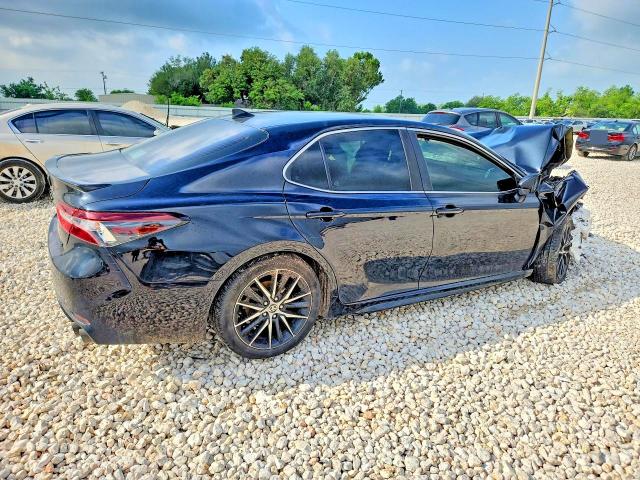 Photo 3 from auction – 2022 TOYOTA CAMRY with VIN 4T1G11AK4NU660975