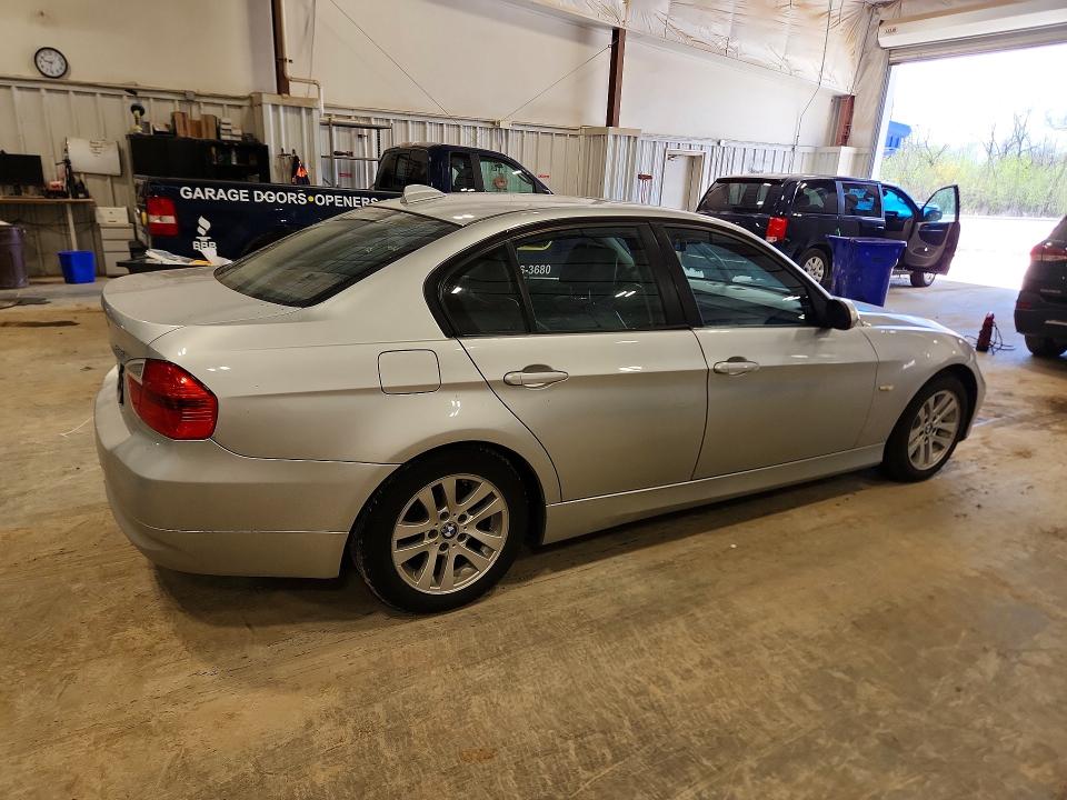 Photo 3 from auction – 2007 BMW 328 with VIN WBAVA33537KX77022