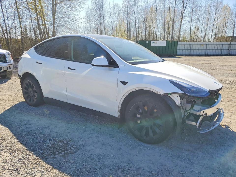 Photo 4 from auction – 2024 TESLA MODEL Y with VIN 7SAYGDEE4RF126583