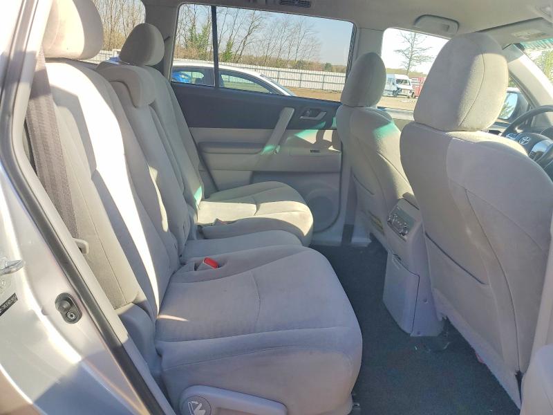 Photo 11 from auction – 2013 TOYOTA HIGHLANDER with VIN 5TDBK3EH6DS190554