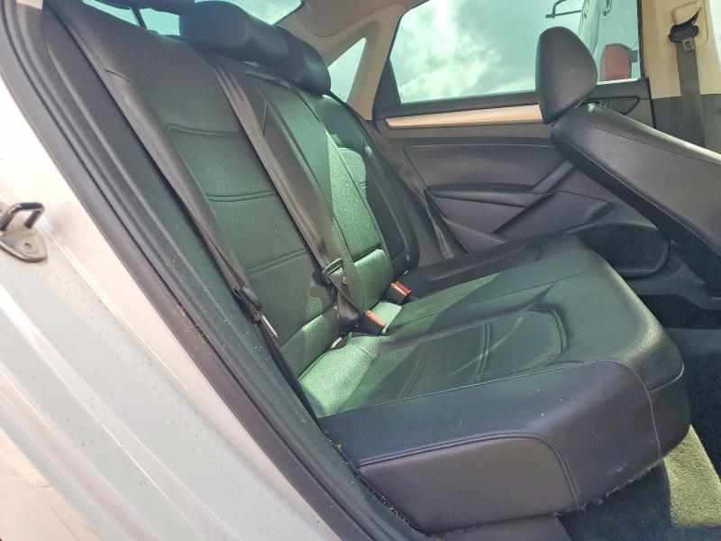 Photo 10 from auction – 2013 VOLKSWAGEN PASSAT with VIN 1VWBP7A36DC095543
