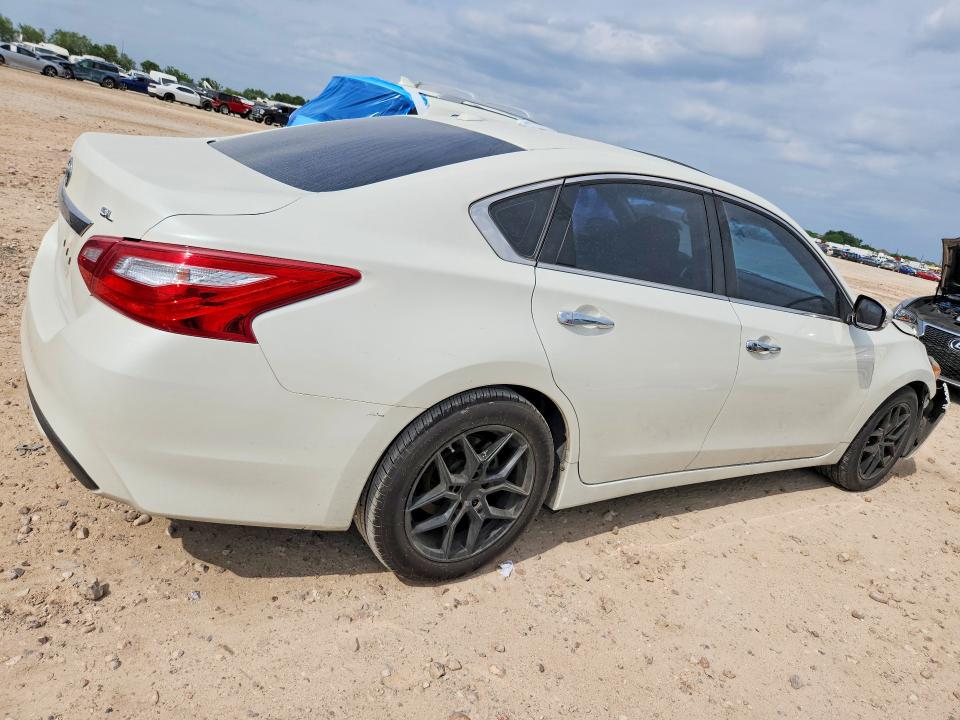 Photo 3 from auction – 2017 NISSAN ALTIMA with VIN 1N4AL3AP9HC235151