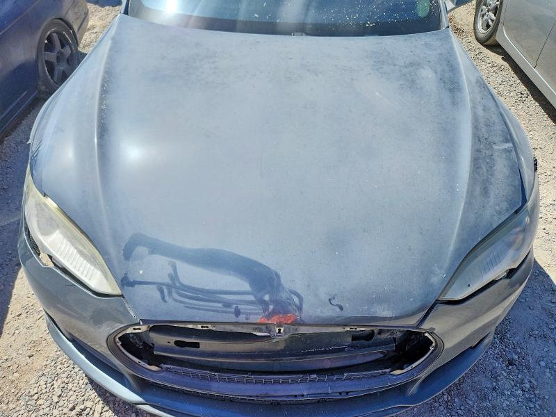 Photo 11 from auction – 2013 TESLA MODEL S with VIN 5YJSA1CN4DFP08813