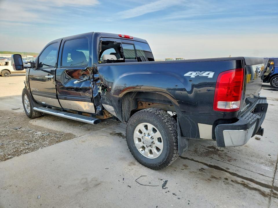 Снимка 2 от търг – 2011 GMC SIERRA с VIN 1GT121C87BF265424