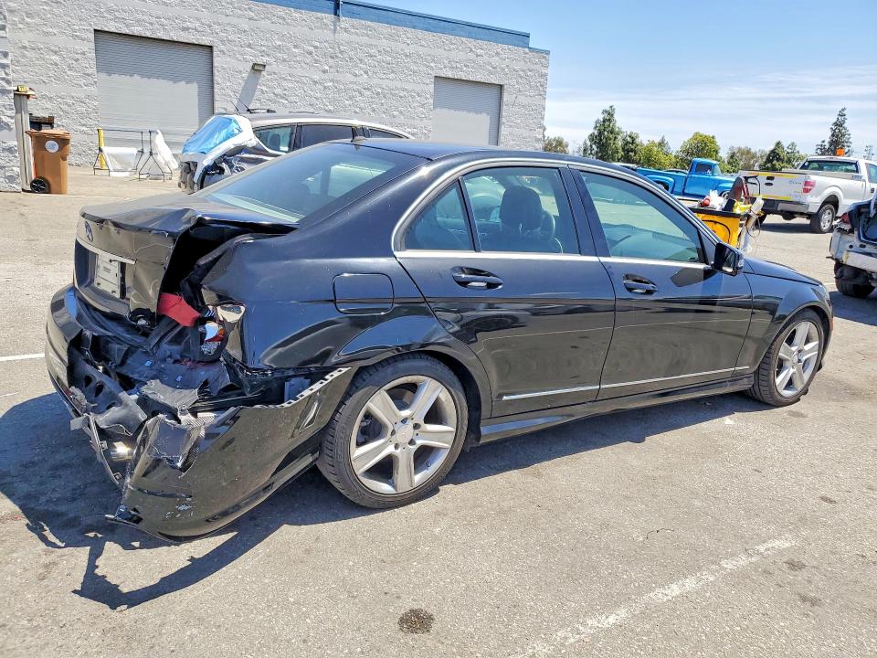 Photo 3 from auction – 2010 MERCEDES-BENZ C with VIN WDDGF5EB9AF496182
