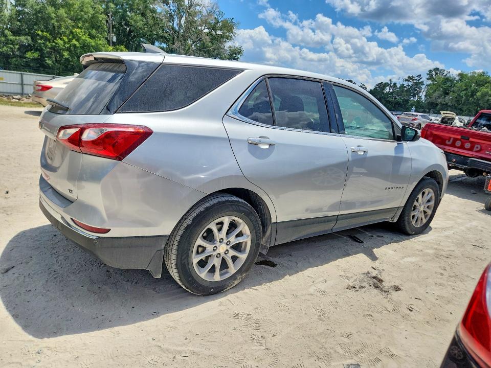Photo 3 from auction – 2019 CHEVROLET EQUINOX with VIN 3GNAXKEV5KS550930