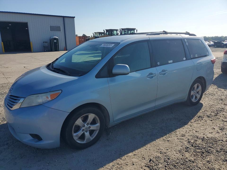TOYOTA SIENNA 2016 with VIN 5TDKK3DC4GS691064 - Photo from auction