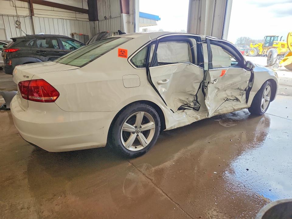 Photo 3 from auction – 2015 VOLKSWAGEN PASSAT with VIN 1VWBS7A34FC023662