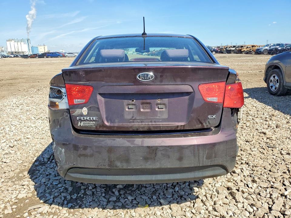 Photo 6 from auction – 2010 KIA FORTE with VIN KNAFU4A28A5310176