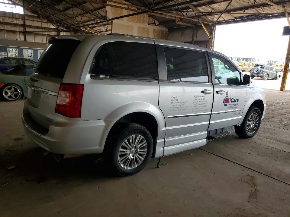 Photo 3 from auction – 2011 CHRYSLER TOWN & COUNTRY with VIN 2A4RR6DG6BR690119