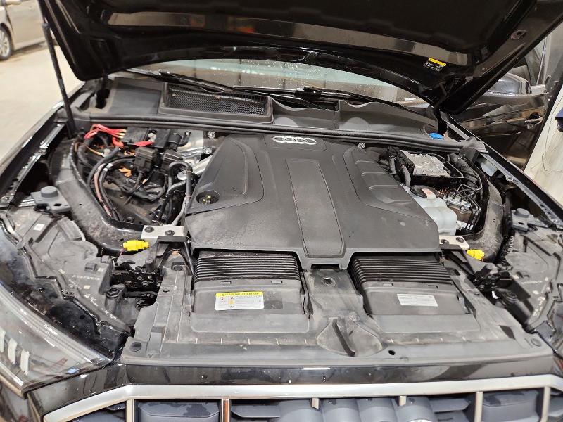 Фото 12 с аукциона – 2022 AUDI Q7 с VIN WA1LJBF7XND005288