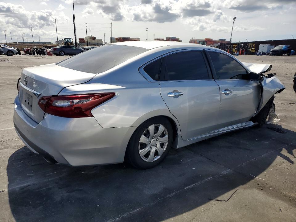 Photo 3 from auction – 2018 NISSAN ALTIMA with VIN 1N4AL3AP7JC212473
