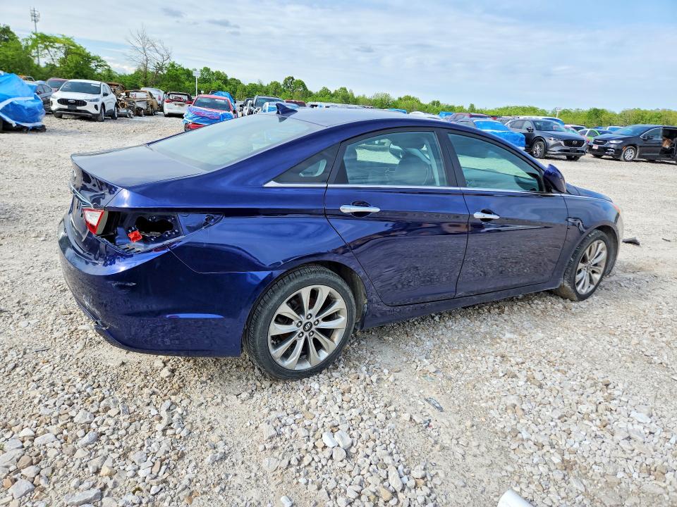 Photo 3 from auction – 2011 HYUNDAI SONATA with VIN 5NPEC4ACXBH121413