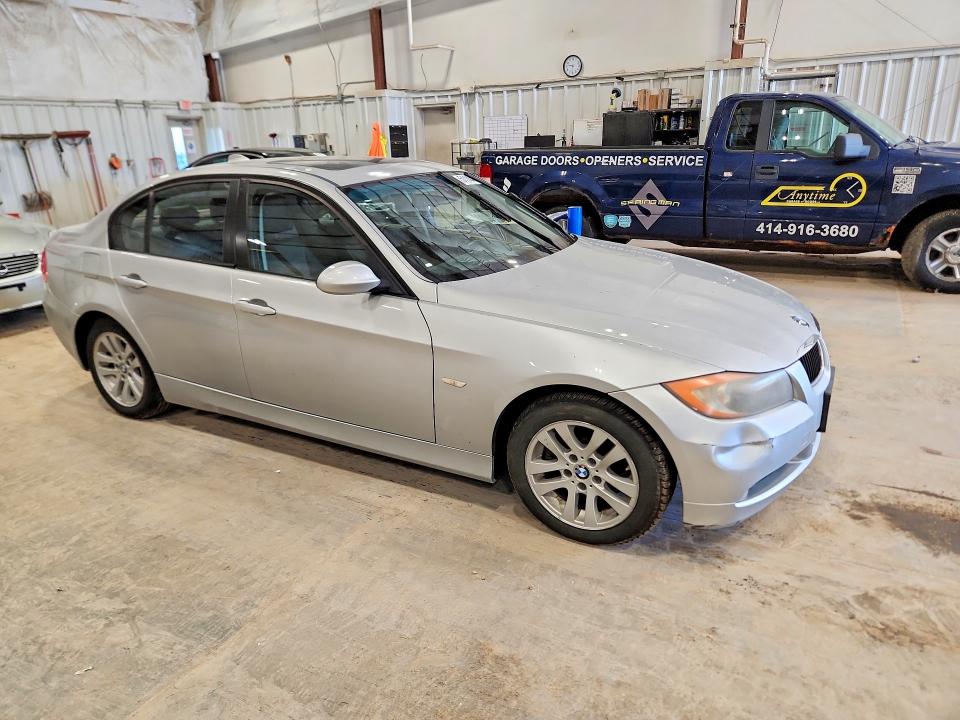 Photo 4 from auction – 2007 BMW 328 with VIN WBAVA33537KX77022