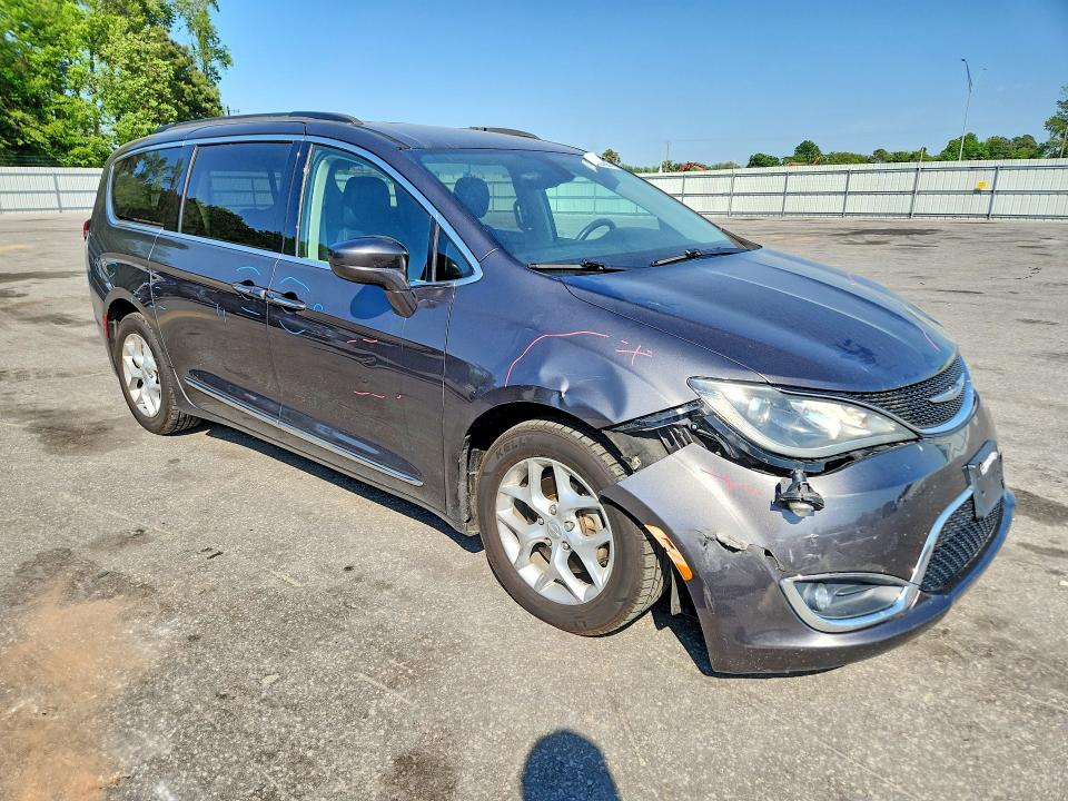 Photo 4 from auction – 2017 CHRYSLER PACIFICA with VIN 2C4RC1BG5HR725707