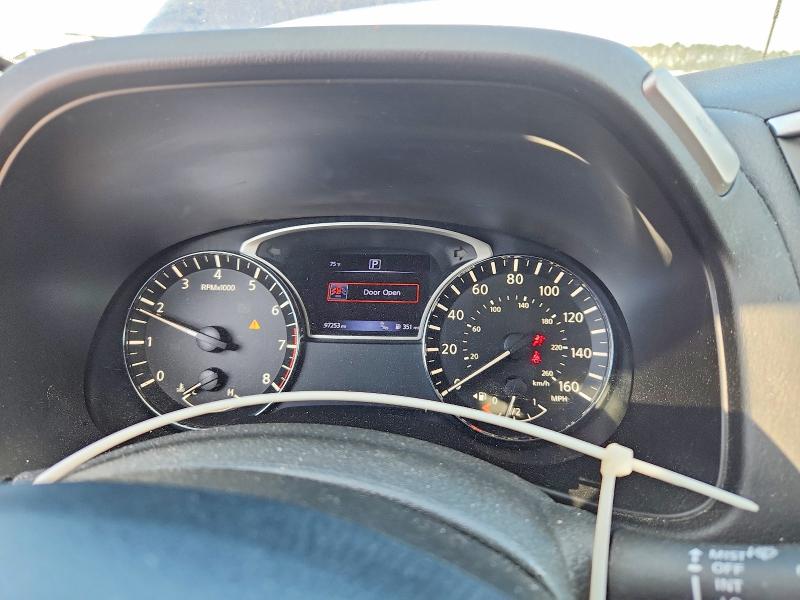 Photo 9 from auction – 2017 NISSAN PATHFINDER with VIN 5N1DR2MN1HC675855