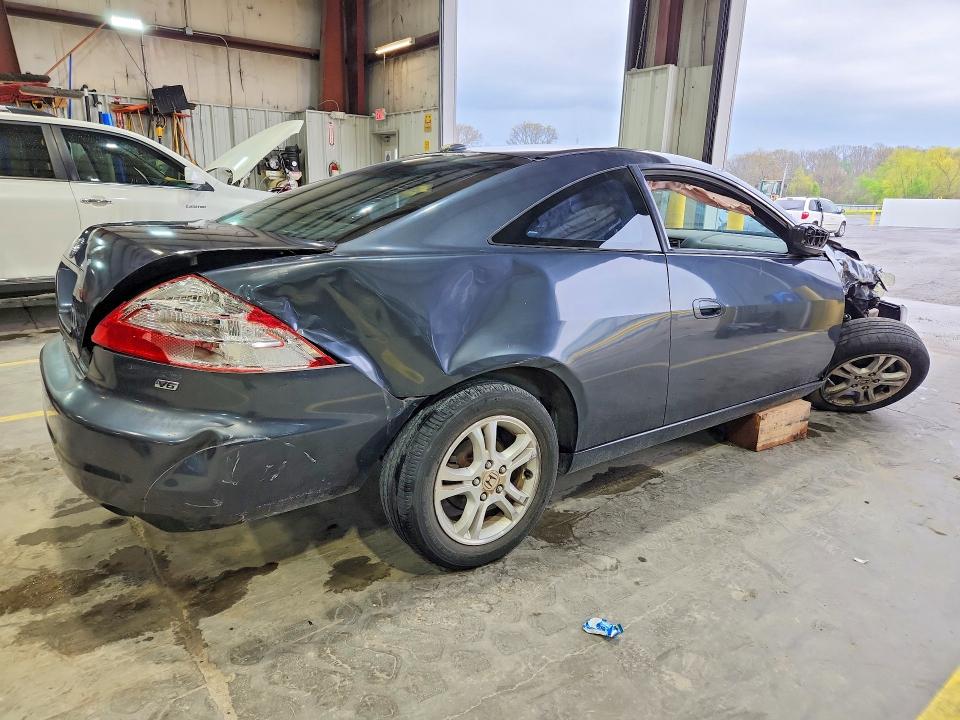 Photo 3 from auction – 2004 HONDA ACCORD with VIN 1HGCM82654A016858
