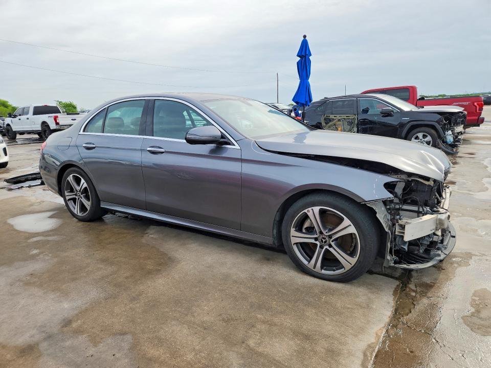 Photo 4 from auction – 2018 MERCEDES-BENZ E with VIN WDDZF4JB0JA378592