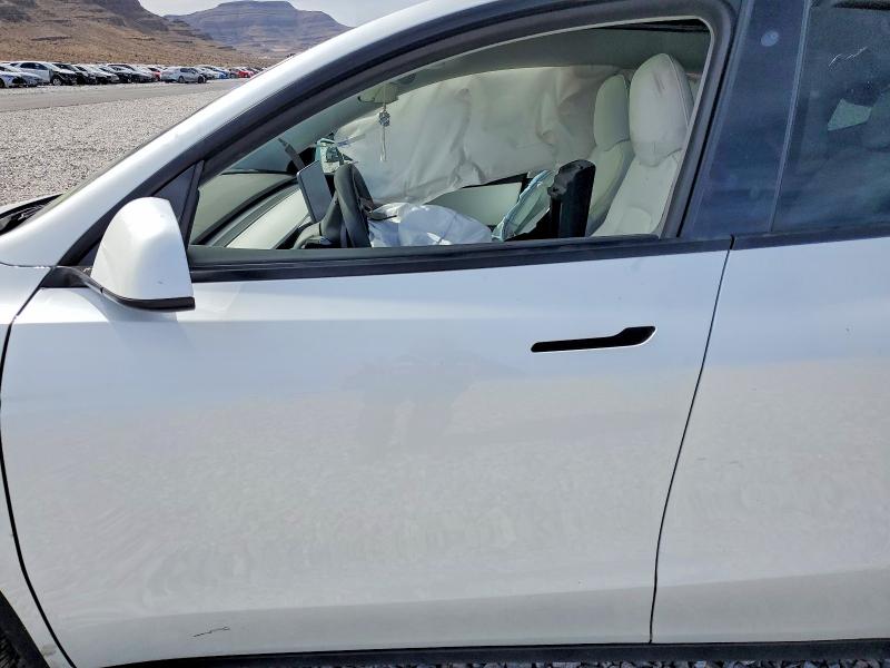 Photo 7 from auction – 2020 TESLA MODEL Y with VIN 5YJYGDEE4LF055616