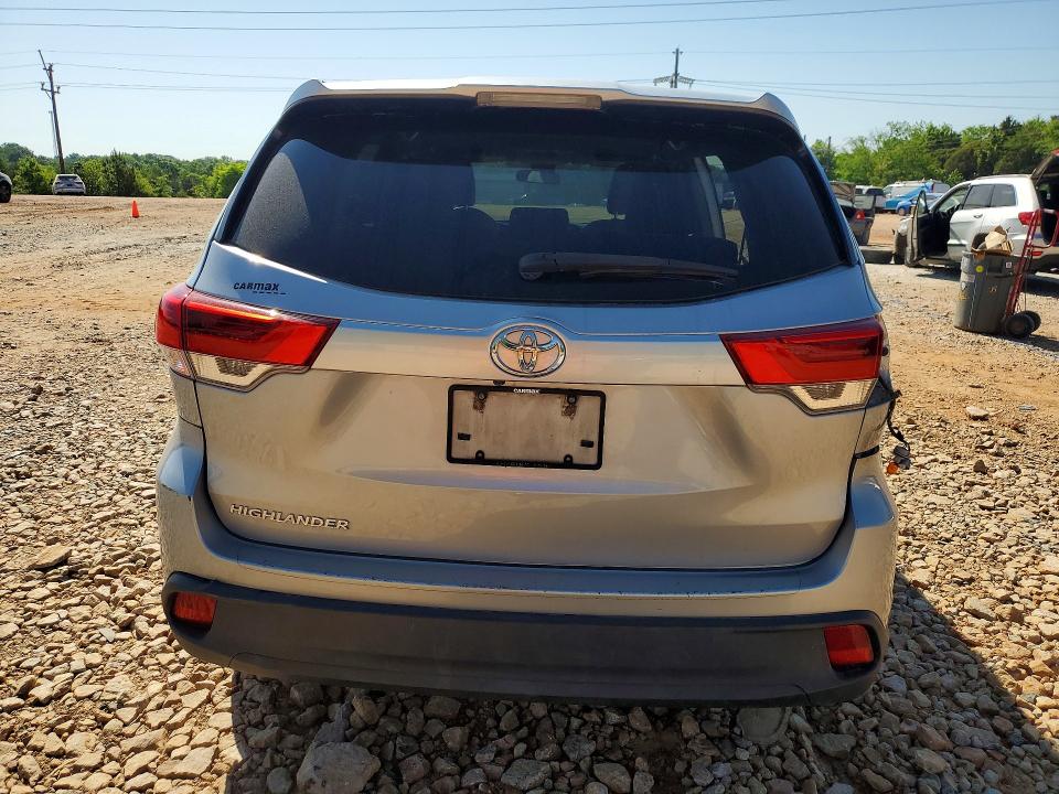 Photo 6 from auction – 2017 TOYOTA HIGHLANDER with VIN 5TDZARFHXHS027155