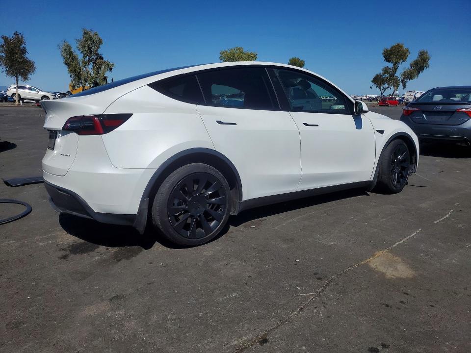 Photo 3 from auction – 2023 TESLA MODEL Y with VIN 7SAYGAEE4PF903114