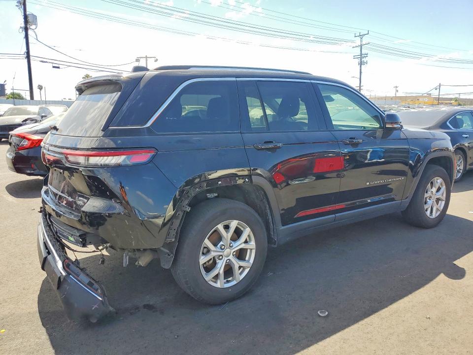 Photo 3 from auction – 2023 JEEP GRAND CHEROKEE with VIN 1C4RJGBG6PC503130