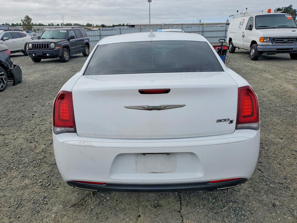 Photo 6 from auction – 2016 CHRYSLER 300 with VIN 2C3CCABG8GH269247