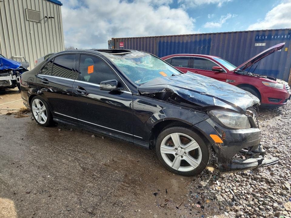 Photo 4 from auction – 2011 MERCEDES-BENZ C with VIN WDDGF8BB9BR172364