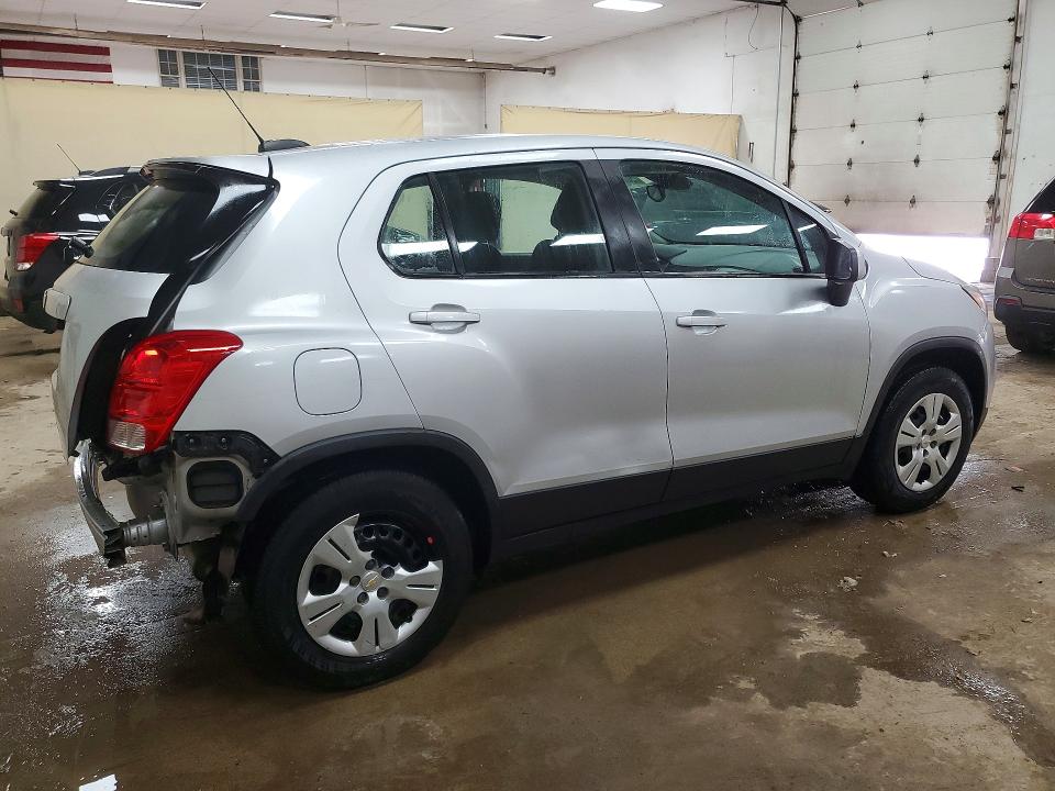 Photo 3 from auction – 2017 CHEVROLET TRAX with VIN 3GNCJKSB7HL281028