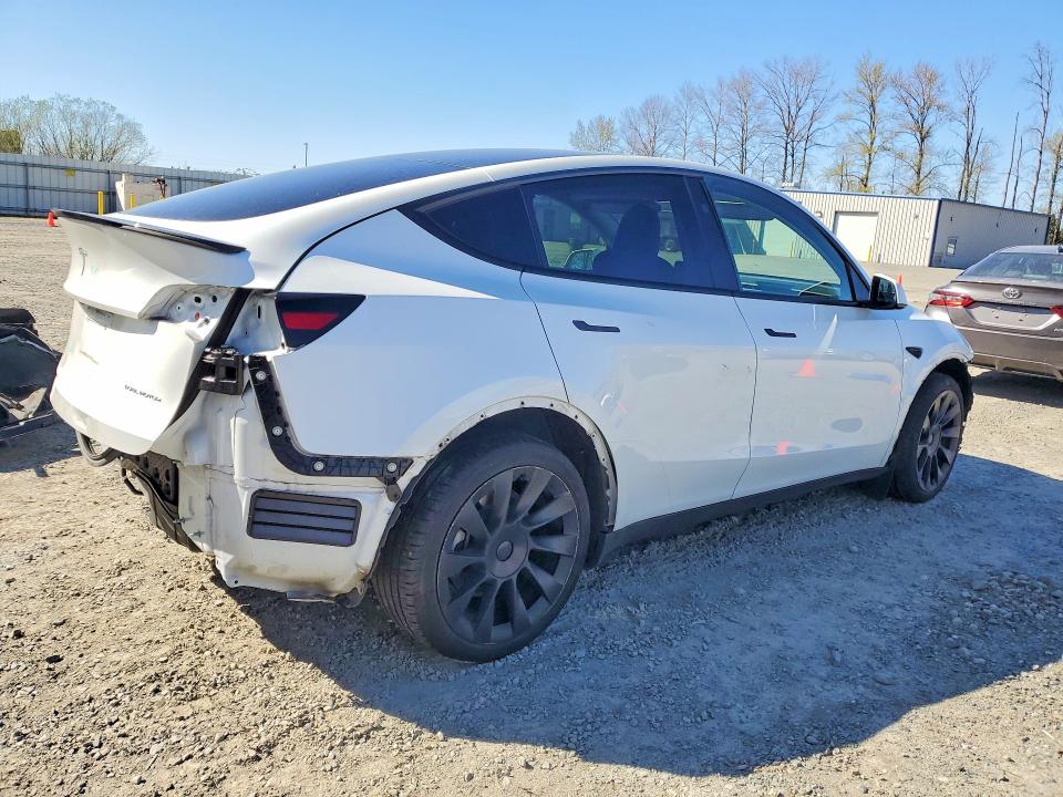 Photo 3 from auction – 2024 TESLA MODEL Y with VIN 7SAYGDEE4RF126583
