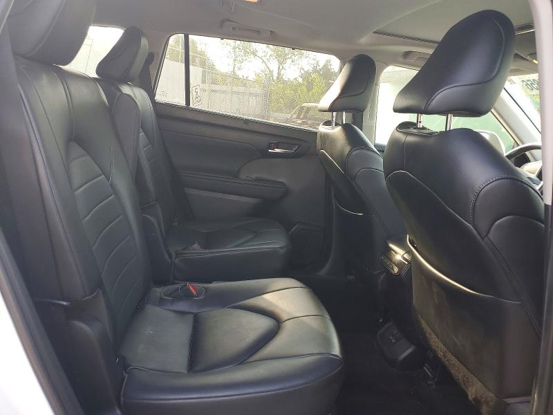 Снимка 11 от търг – 2023 TOYOTA HIGHLANDER HYBRID с VIN 5TDKBRCH9PS125403