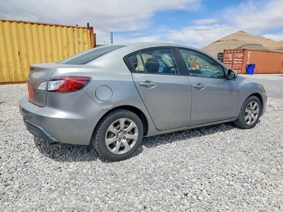 Photo 3 from auction – 2011 MAZDA 3 with VIN JM1BL1UF9B1496126