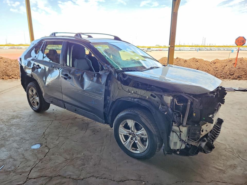 Photo 4 from auction – 2020 TOYOTA RAV4 with VIN 2T3W1RFV3LC082595
