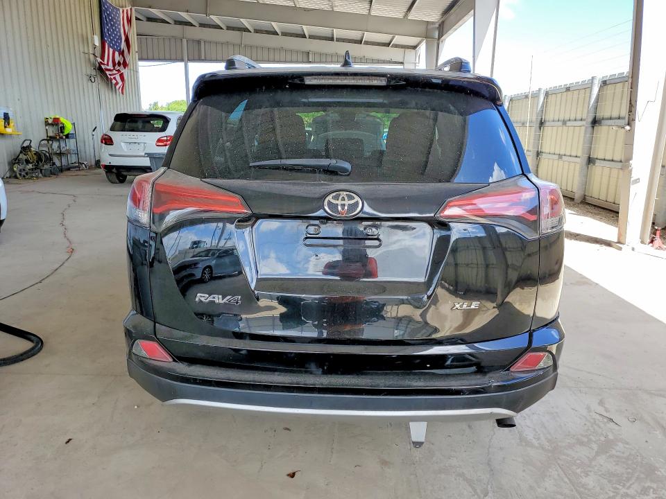 Photo 6 from auction – 2017 TOYOTA RAV 4 with VIN 2T3WFREV3HW327677