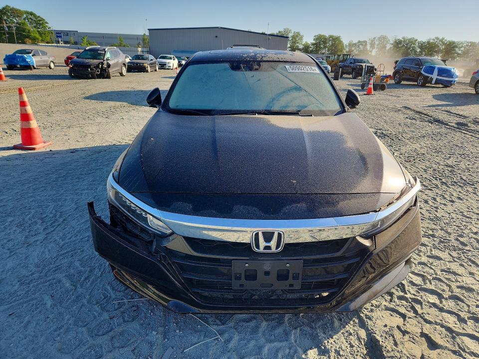 Photo 5 from auction – 2018 HONDA ACCORD with VIN 1HGCV1F58JA137398