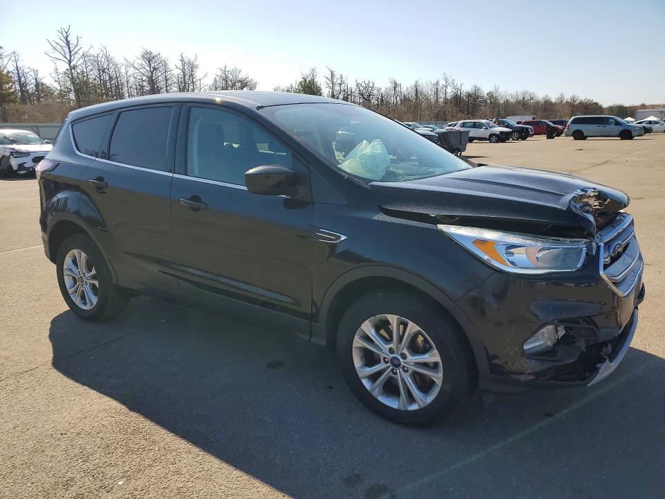 Photo 4 from auction – 2017 FORD ESCAPE with VIN 1FMCU9G91HUE28055