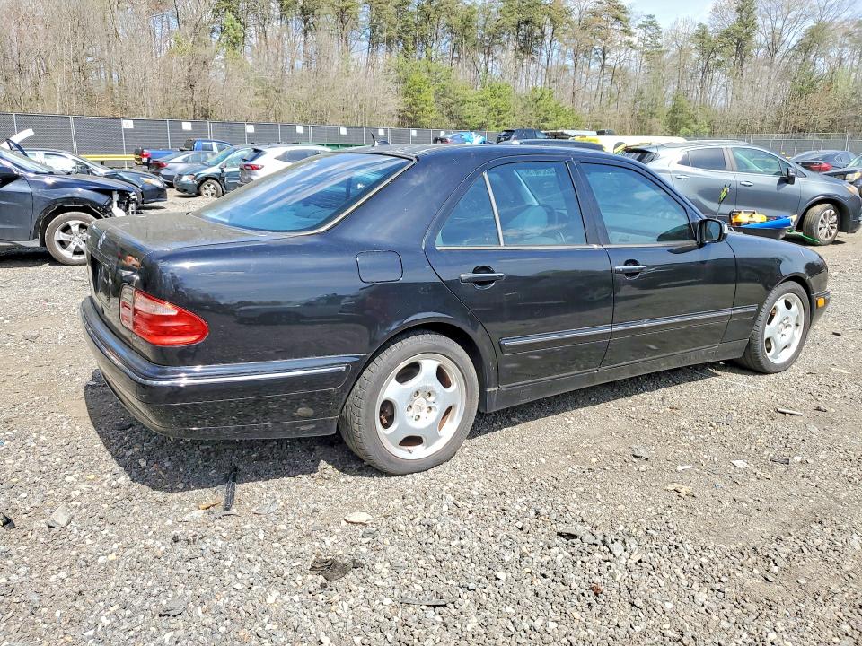 Photo 3 from auction – 2001 MERCEDES-BENZ E with VIN WDBJF70J81B273261