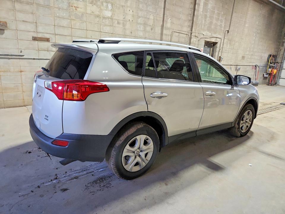 Photo 3 from auction – 2015 TOYOTA RAV4 with VIN JTMBFREV4FJ046188