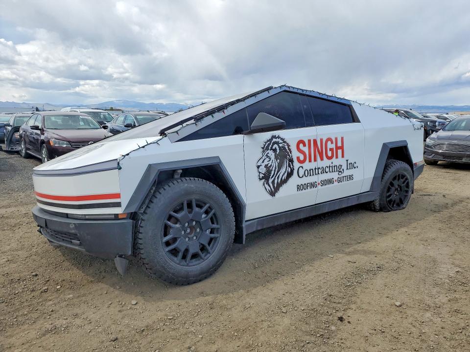 TESLA CYBERTRUCK 2024 مع رقم تعريف المركبة 7G2CEHEE5RA031349 - صورة من المزاد