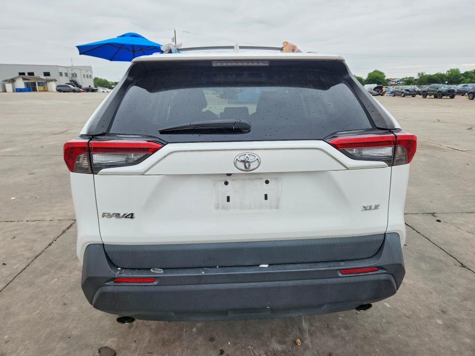 Photo 6 from auction – 2021 TOYOTA RAV4 with VIN 2T3W1RFVXMC149422