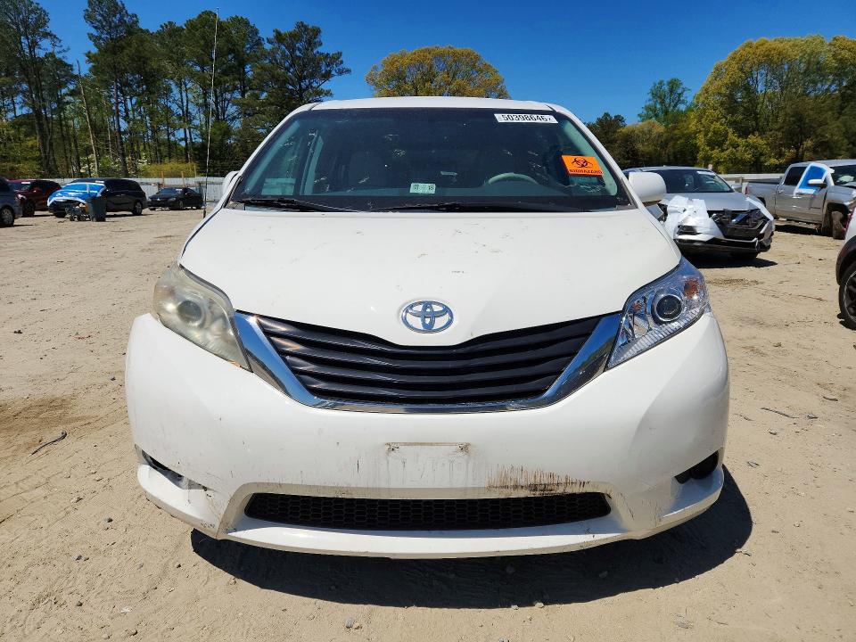 Photo 5 from auction – 2013 TOYOTA SIENNA with VIN 5TDKK3DC0DS393199