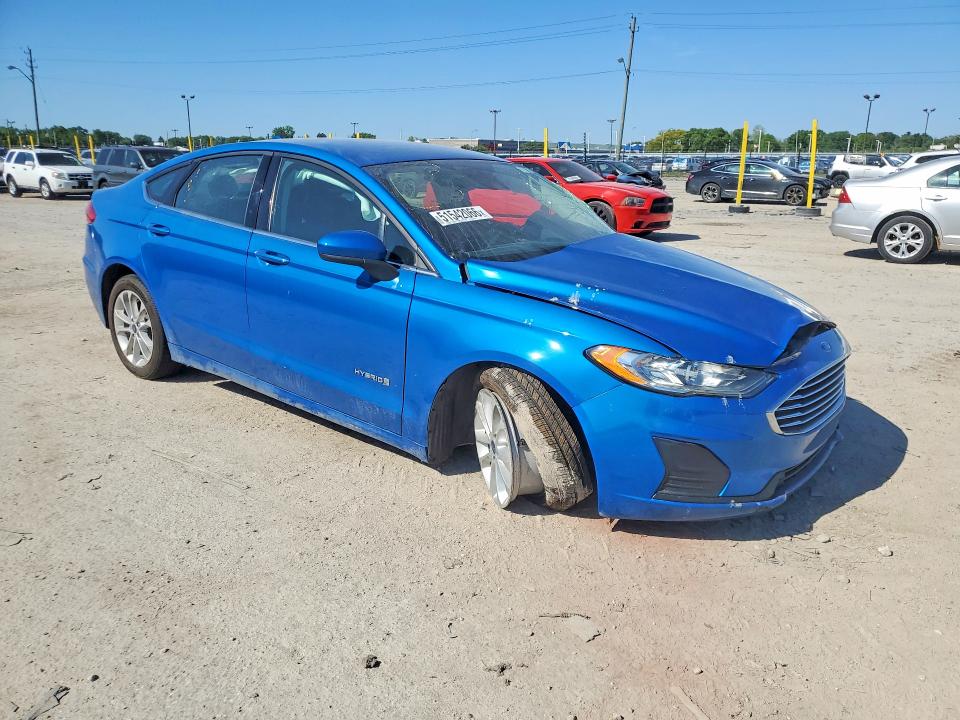 Photo 4 from auction – 2019 FORD FUSION with VIN 3FA6P0LU7KR185015