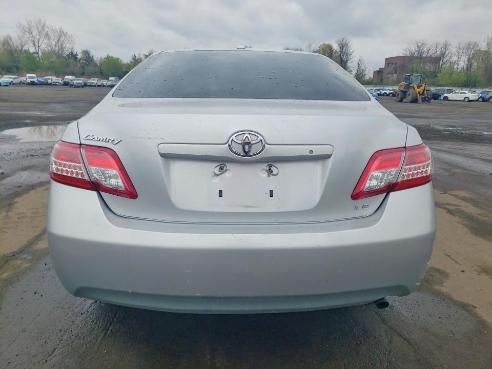 Zdjęcie 6 z aukcji – 2011 TOYOTA CAMRY z VIN 4T1BF3EK8BU719443