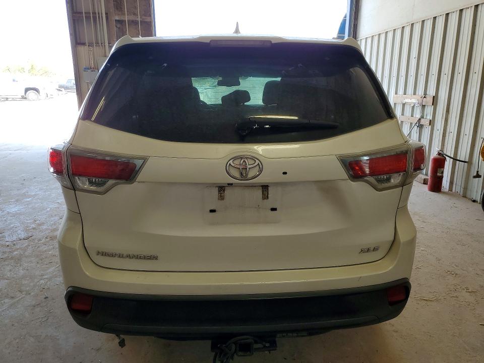 Photo 6 from auction – 2016 TOYOTA HIGHLANDER with VIN 5TDKKRFH2GS143351
