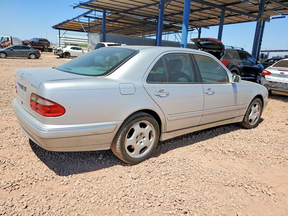 Photo 3 from auction – 2001 MERCEDES-BENZ E with VIN WDBJF83J41X051899