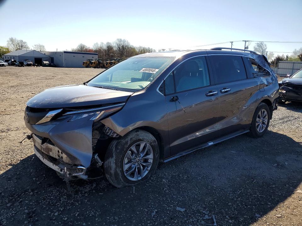 Снимка 1 от търг – 2022 TOYOTA SIENNA с VIN 5TDJSKFC1NS068825