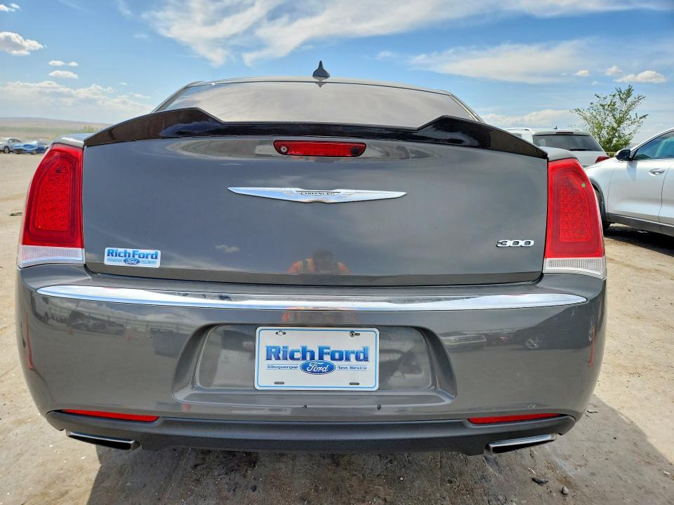 Photo 6 from auction – 2018 CHRYSLER 300 with VIN 2C3CCAEGXJH167919