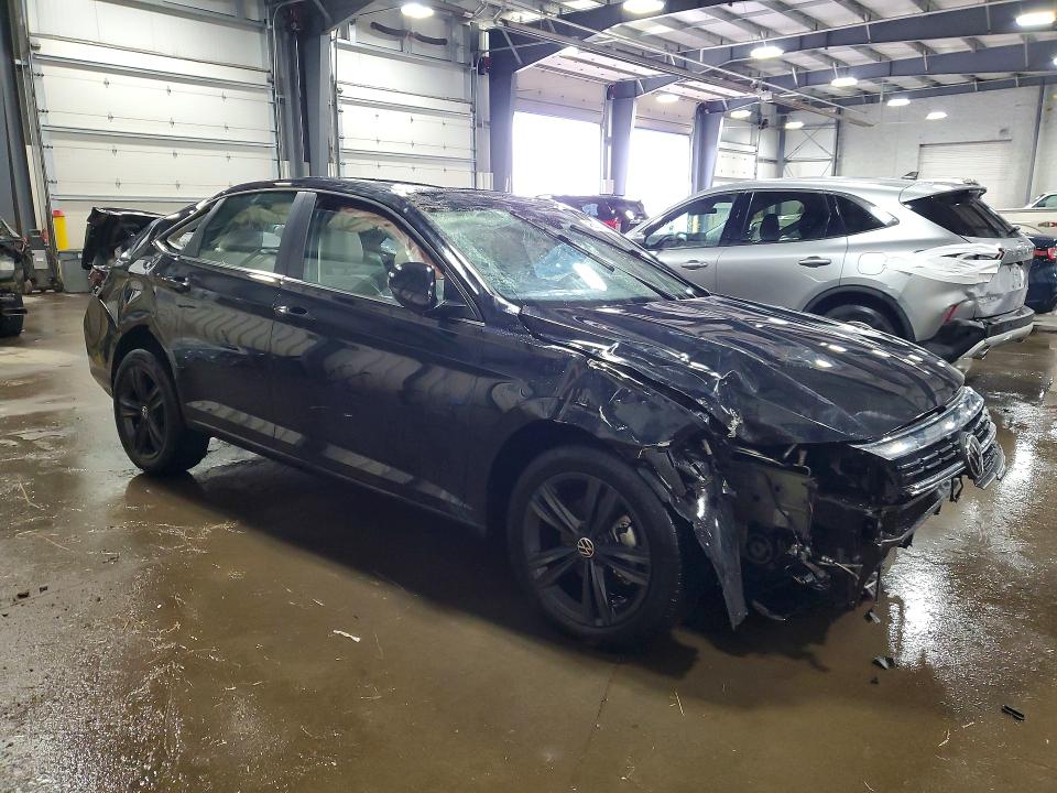 Photo 4 from auction – 2023 VOLKSWAGEN JETTA with VIN 3VW7M7BU5PM039523