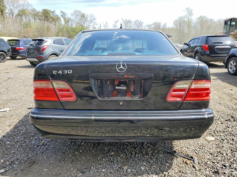 Photo 6 from auction – 2001 MERCEDES-BENZ E with VIN WDBJF70J81B273261